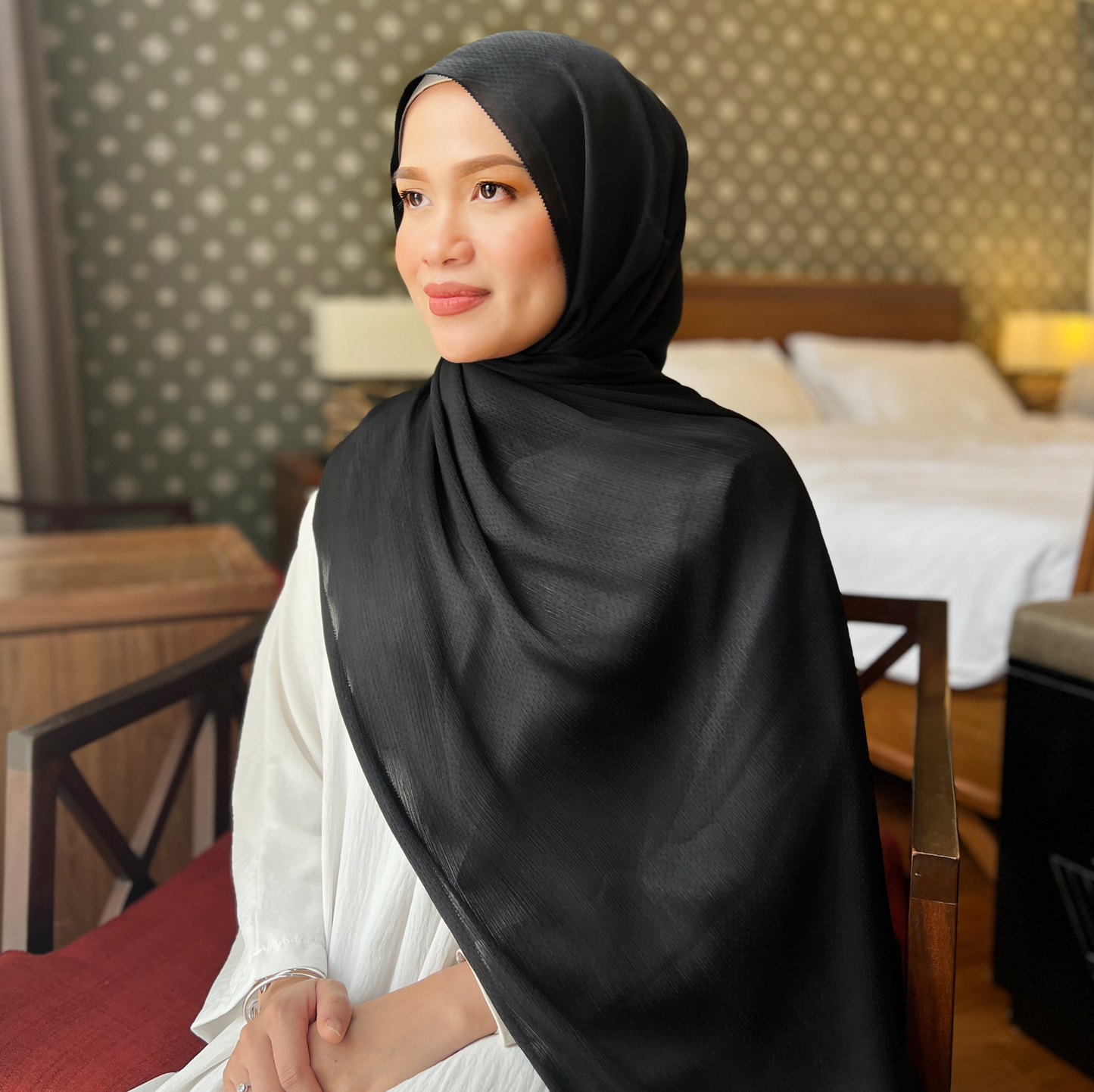 Luxe Raya Shawl (Black)