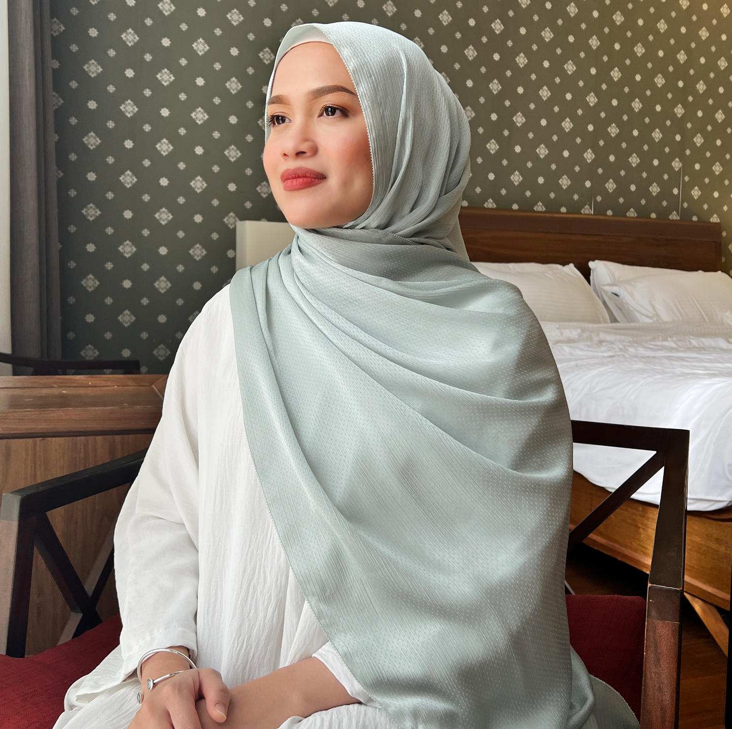 Luxe Raya Shawl (Sage Green)