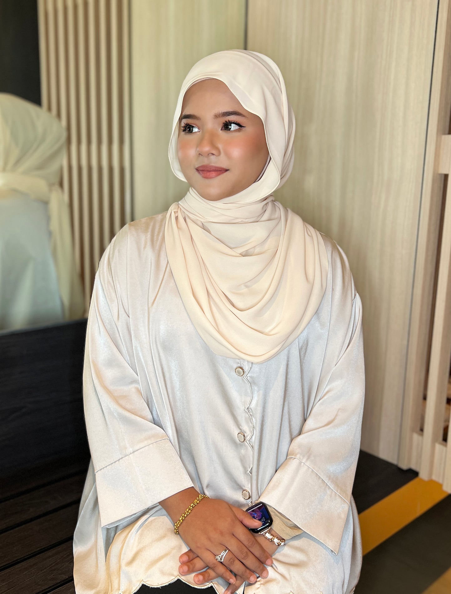 2-way Instant Shawl (Cream)