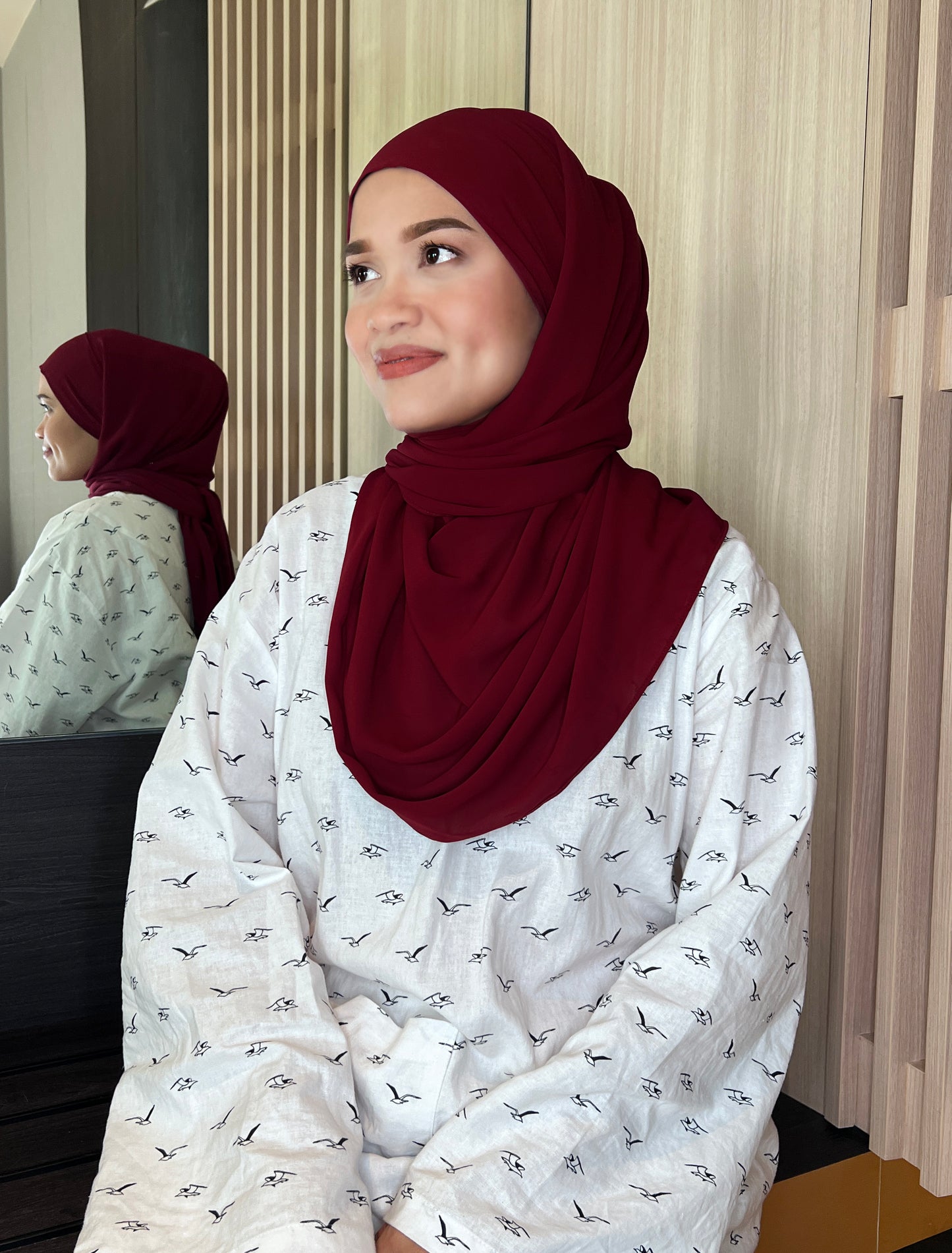 2-way Instant Shawl (Maroon)